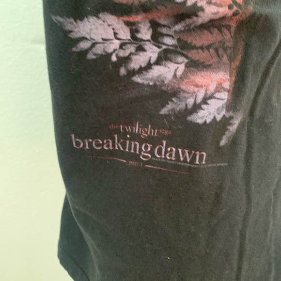 Twilight Breaking Dawn Juniors T-shirt - Picture 4 of 7